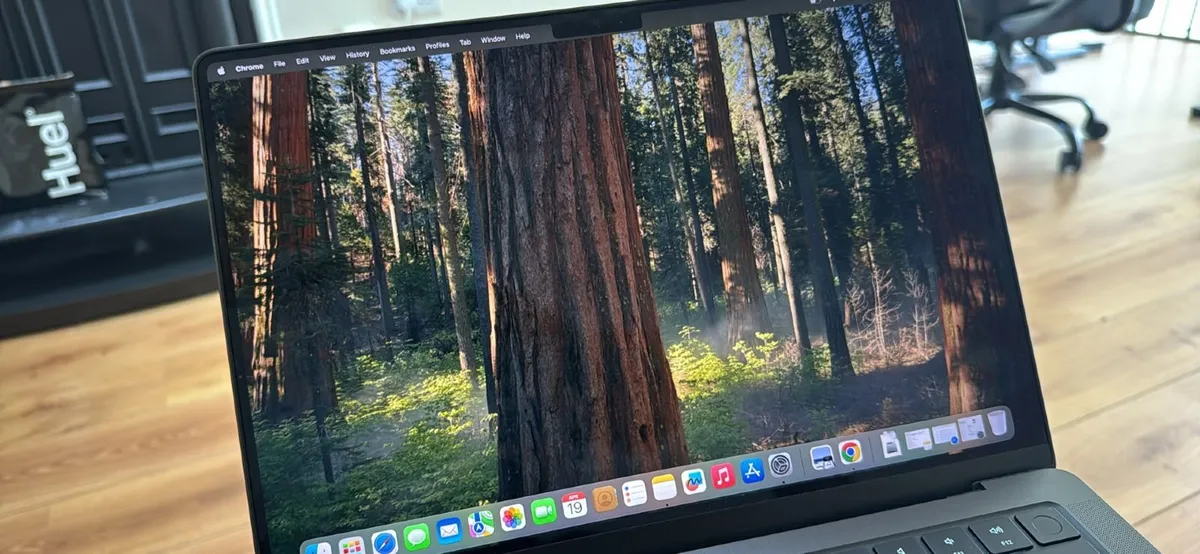 Macbook pro M3 14"(Dec 2023) - Image 1