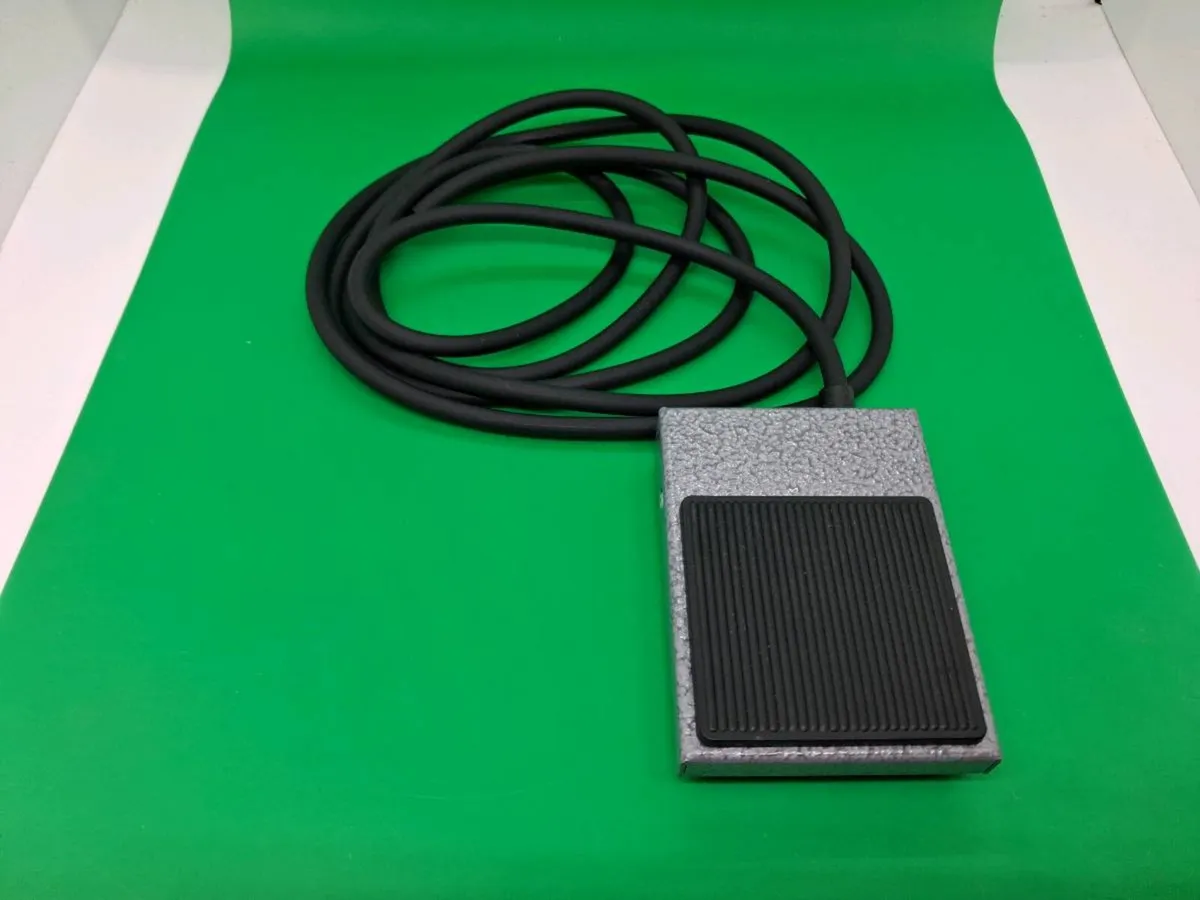 Postage - RS PRO 170 806 Foot Switch Momentary - Image 1