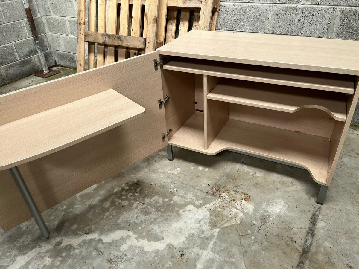 Office desk - Image 2