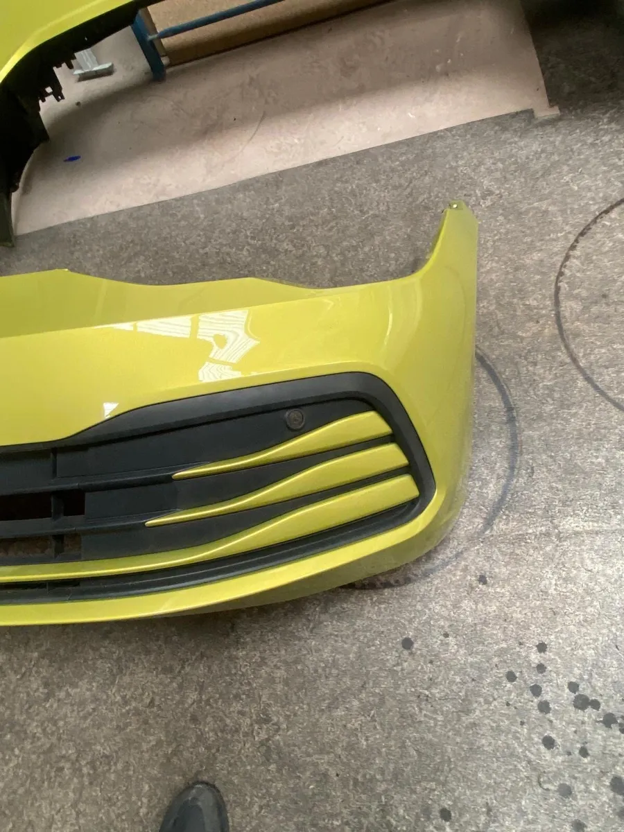 Volkswagen Golf mk8 front and rear bumper - Image 4