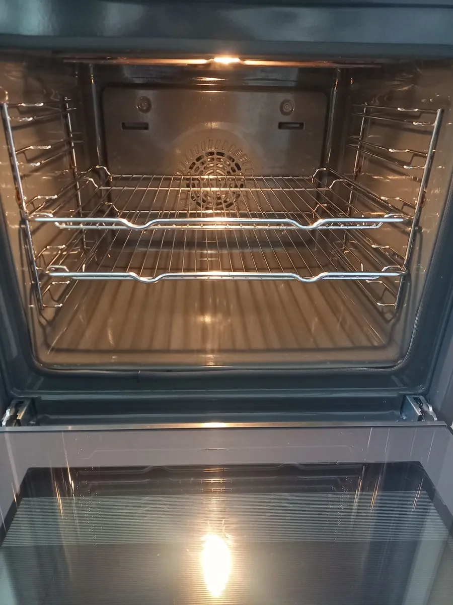 Bosch Single Oven (Pyrolytic Self-Cleaning) - Image 2