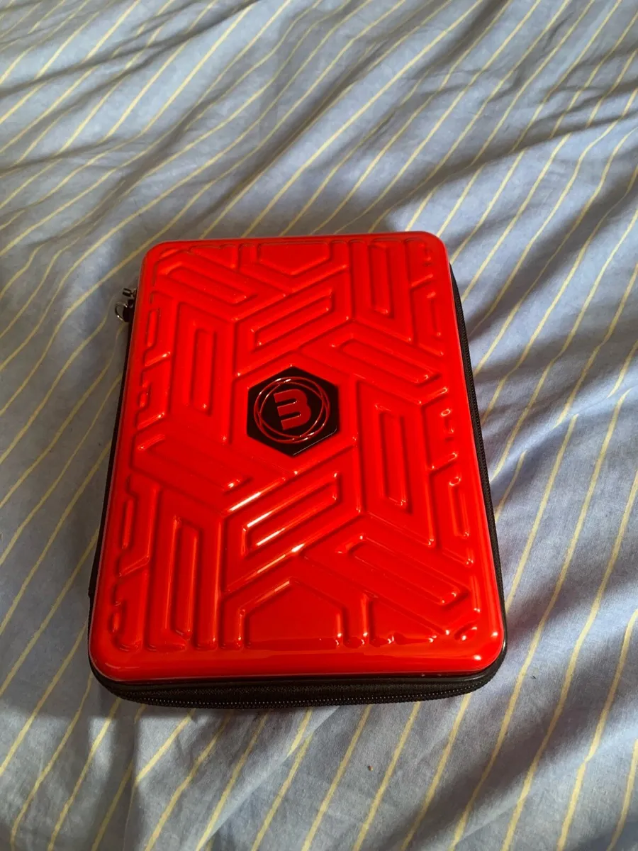 Winmau G4 darts case - Image 1