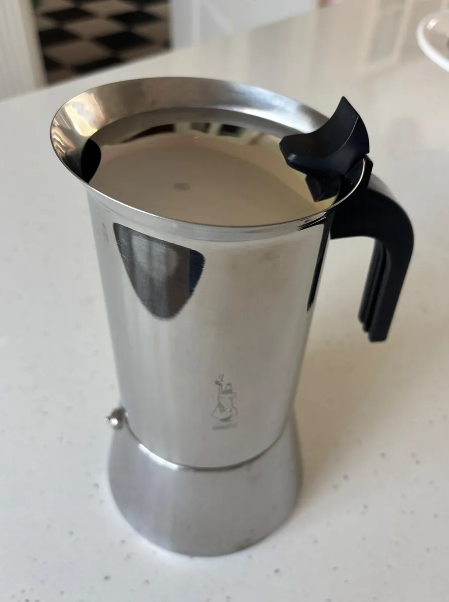 Bialetti stowtop coffee pot - Image 1