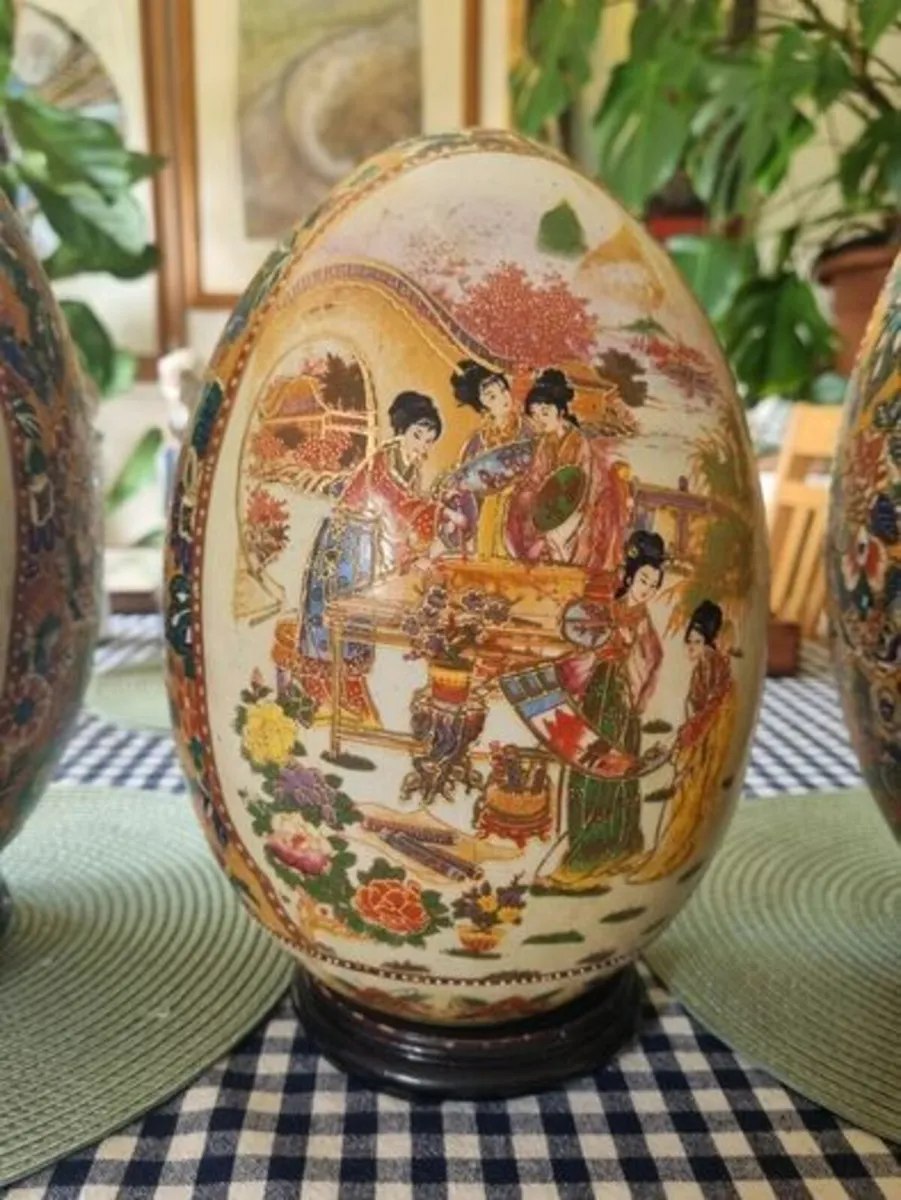 Three vintage Japanese Satsuma eggs - Image 4