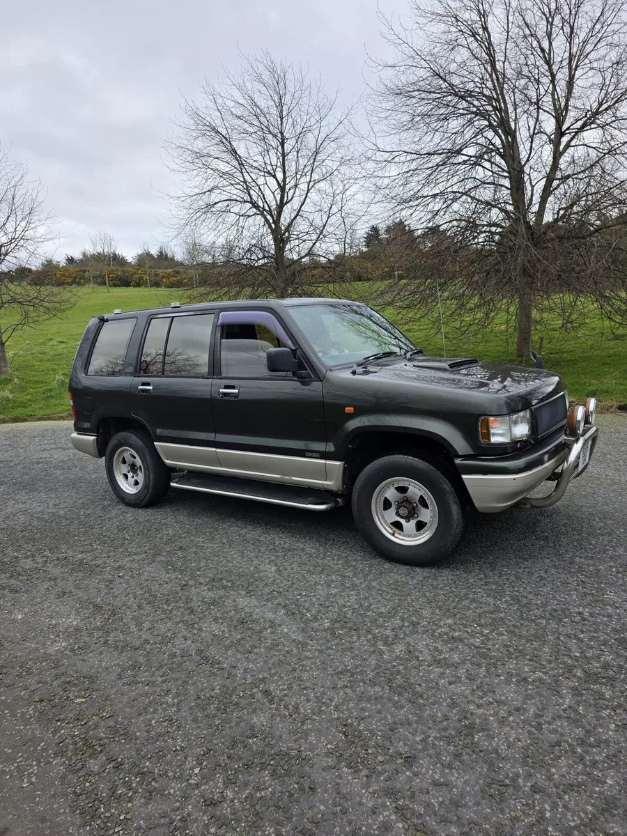 ISUZU TROOPER LOTUS EDITION - Image 1