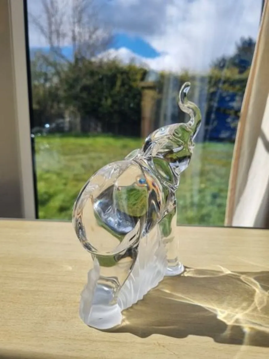 Lenox - a figurine of a standing elephant - Image 4