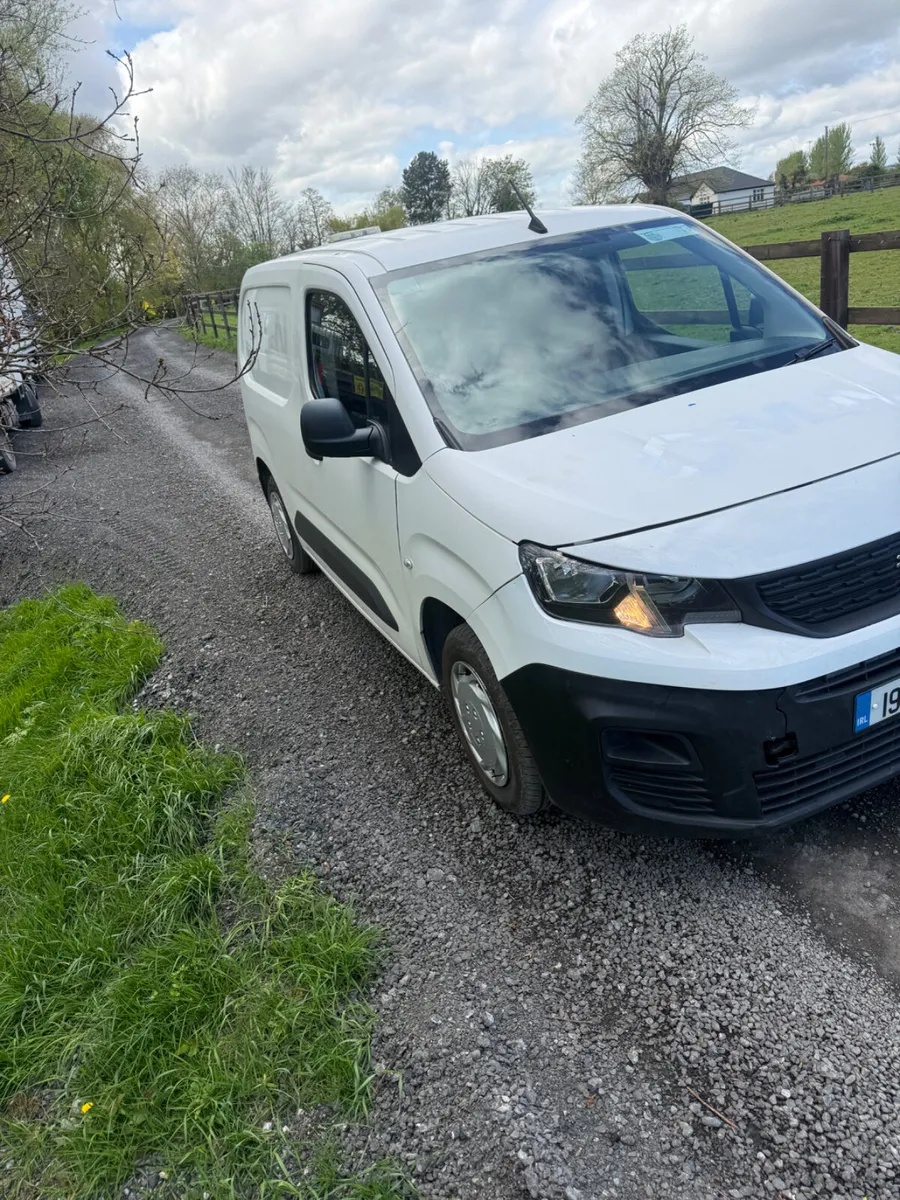 Peugeot Partner 2019 Cvrt 4/2027 - Image 4