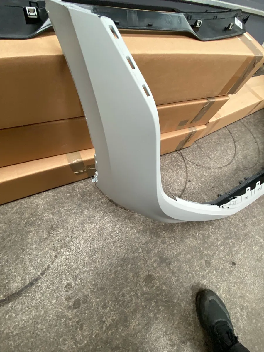 Volkswagen Tiguan front and rear bumper - Image 3