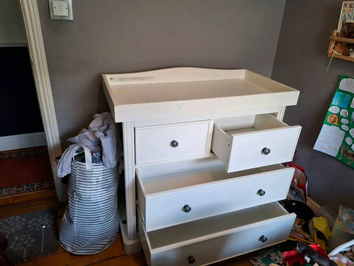 Mother care changing table chest of drawers - Image 2