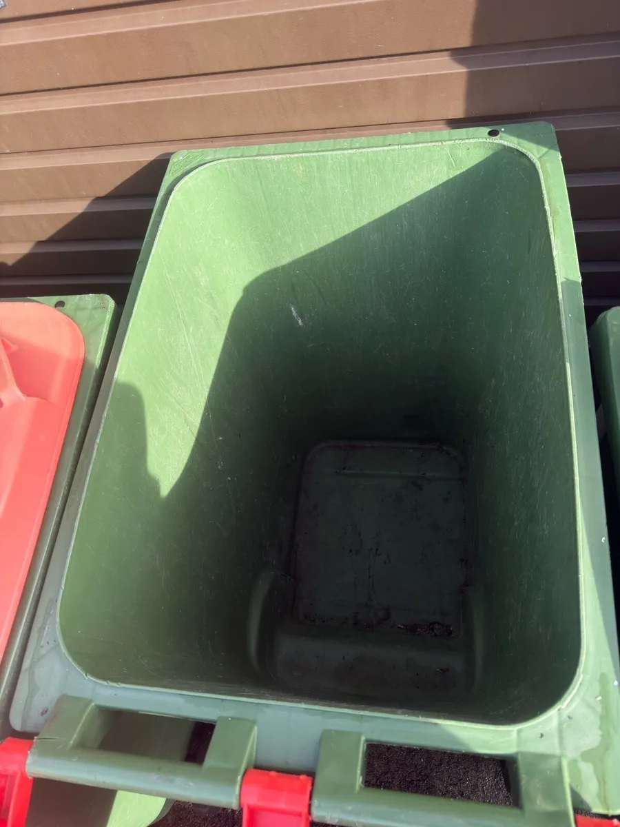Wheelie bins - Image 2
