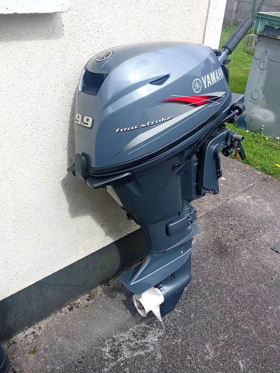 4-stroke outboard YAMAHA-9,9-20 hp - Image 1