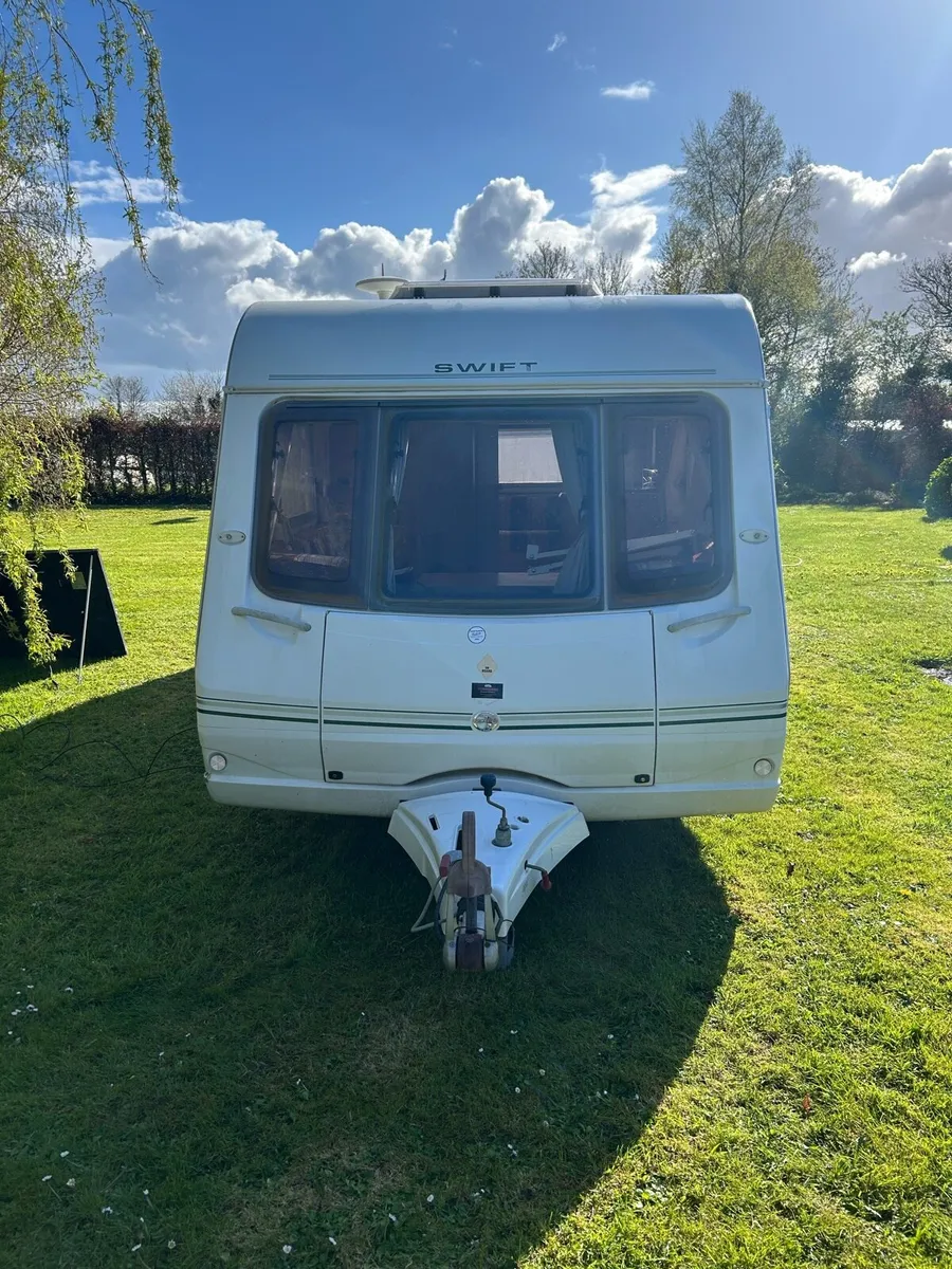 Caravan (5 berth) - Image 2