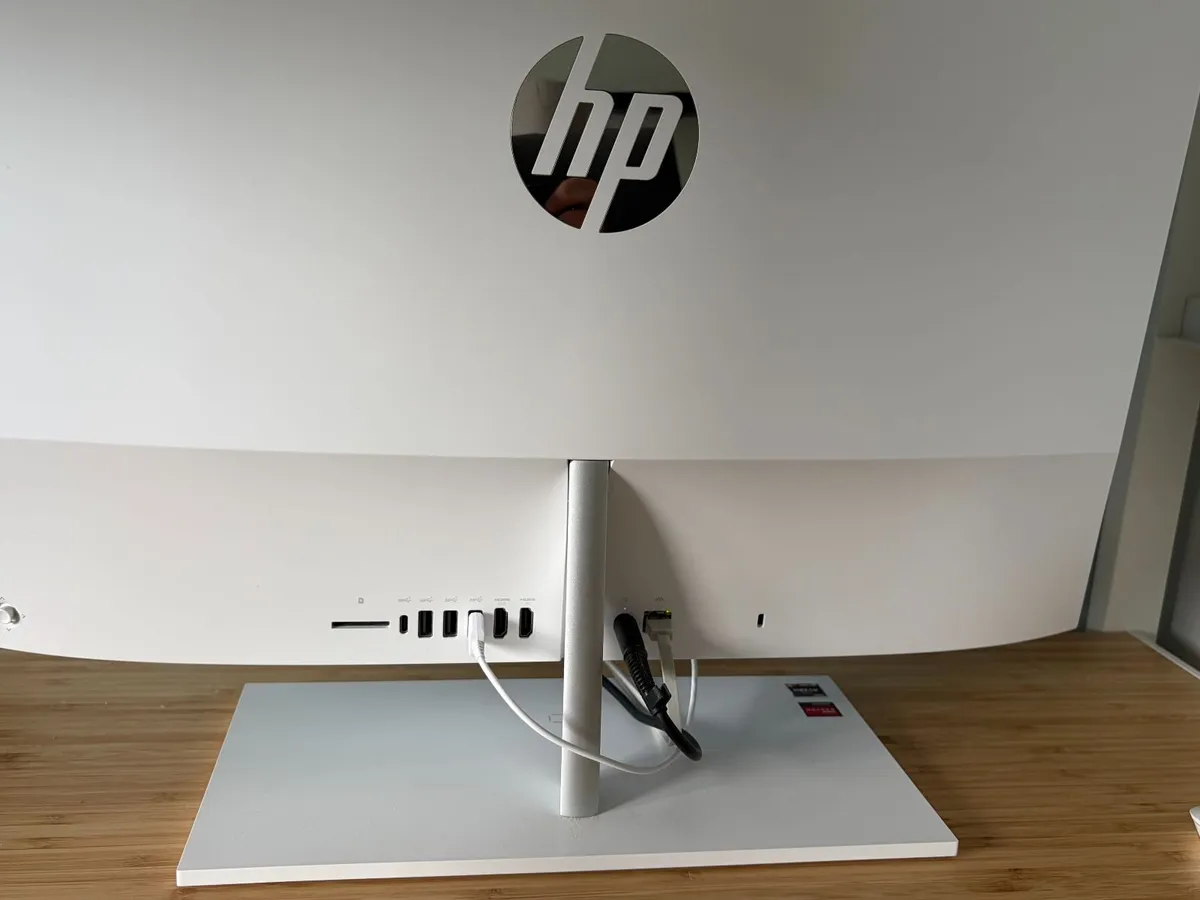 HP Pavilion All-in-One 24" Desktop Computer - Image 2