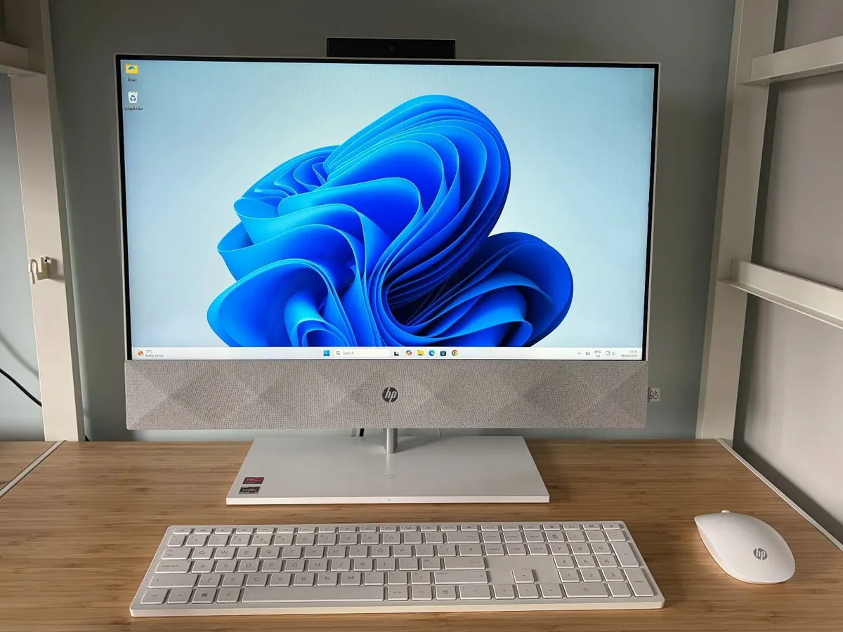 HP Pavilion All-in-One 24" Desktop Computer - Image 3