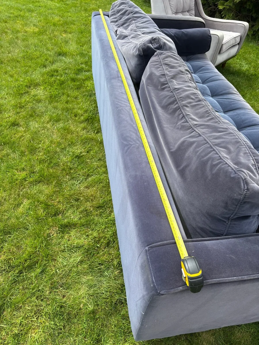 3 seater couch + 2 chairs - Image 3