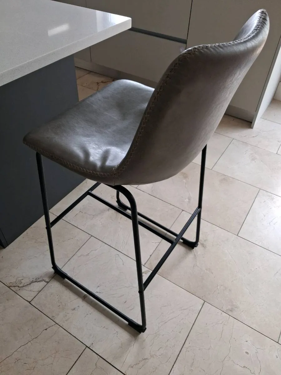 3* bar/kitchen stools for sale, perfect condition - Image 2