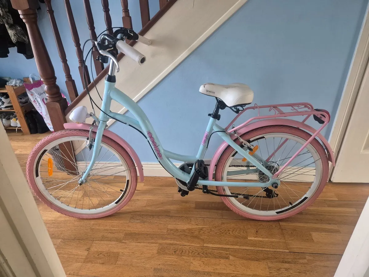 Sport & Hobbies - Image 1