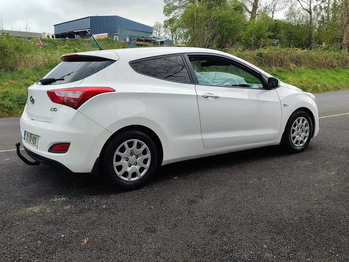 2013 hyundai i30 diesel van - Image 2