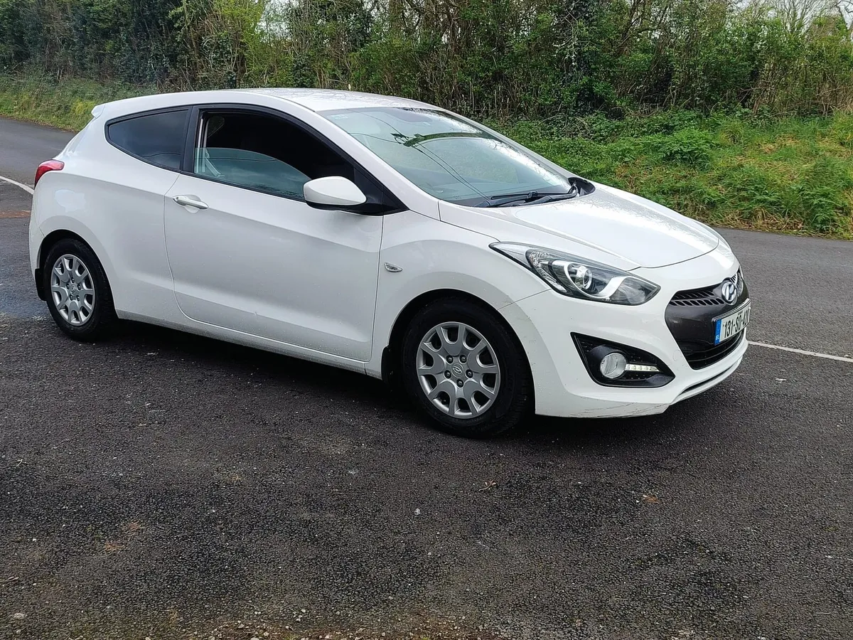 2013 hyundai i30 diesel van - Image 1