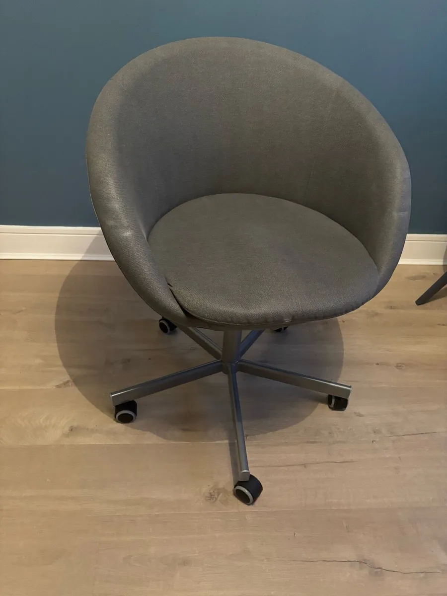 Stylish office chair - Image 1