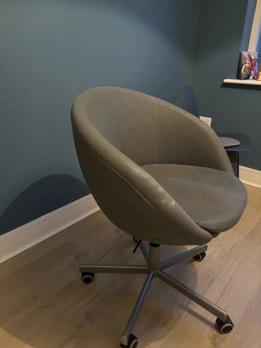 Stylish office chair - Image 2