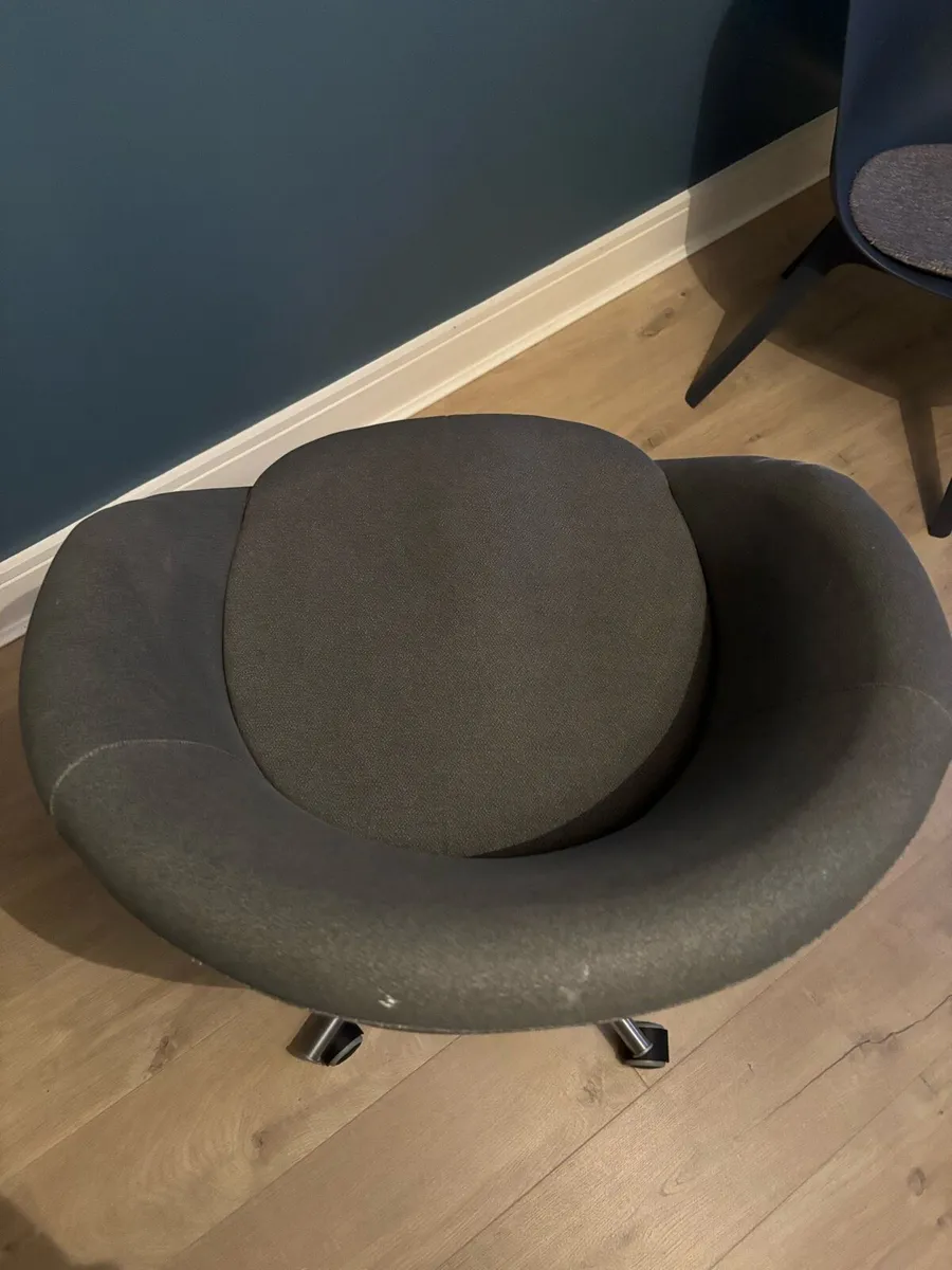 Stylish office chair - Image 4