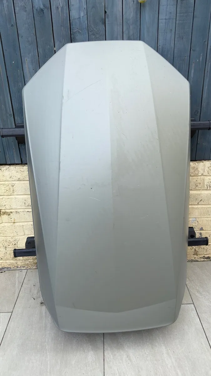 Roof Box with Roof Bars - Image 3