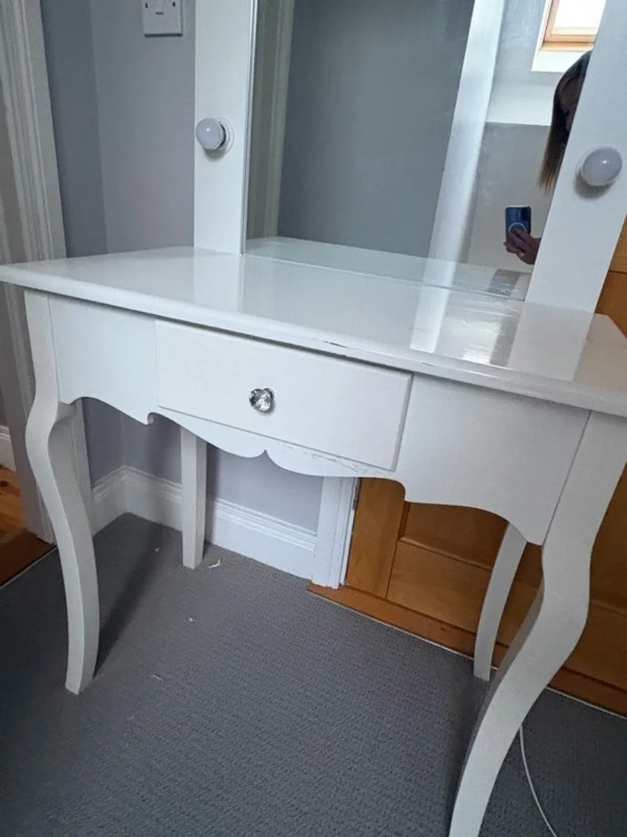 Hollywood Dressing Table - Image 2