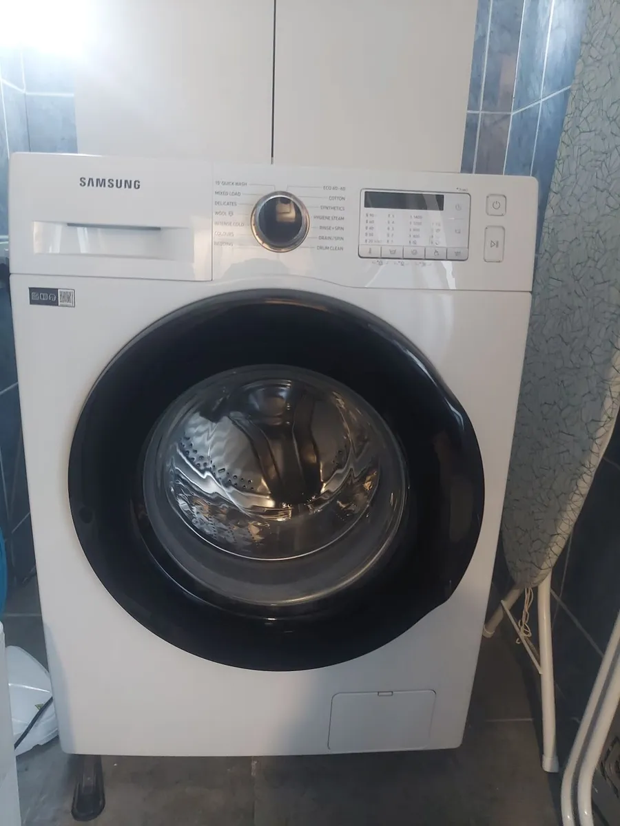 Washing machine - Image 1