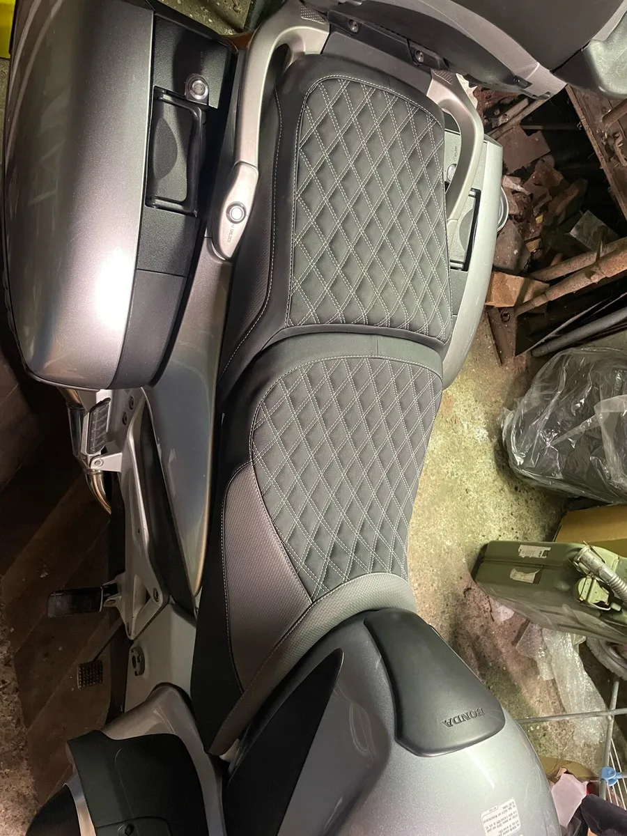 Motorcycle - Image 4