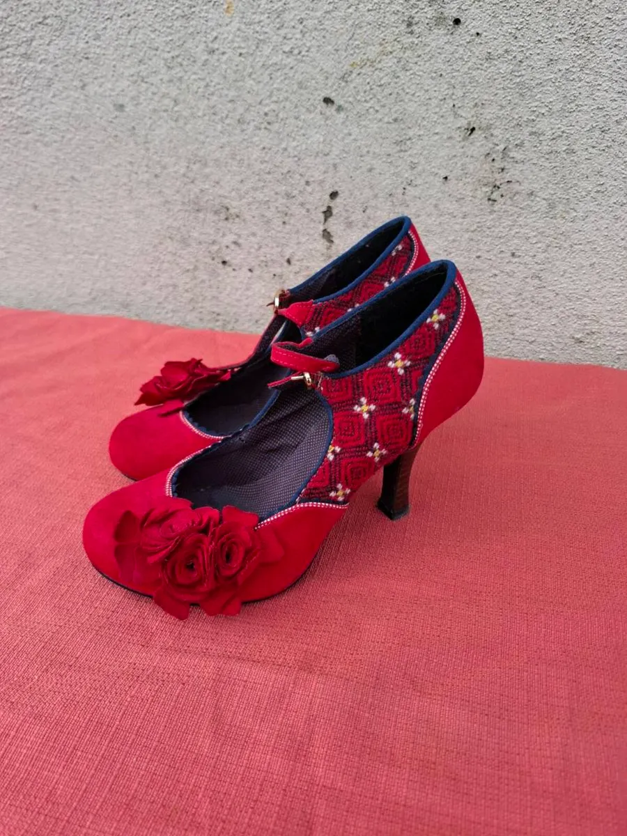 Size 3 ruby shoes heels possible to post - Image 1