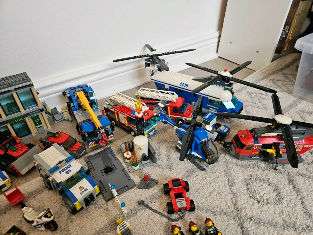 Lego City Lot - Image 4