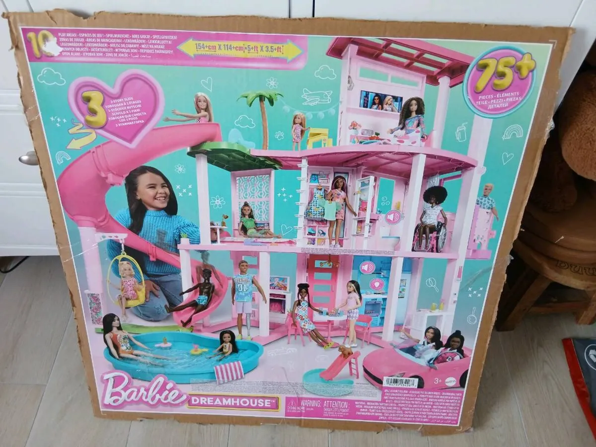 The Barbie Dreamhouse - Image 2