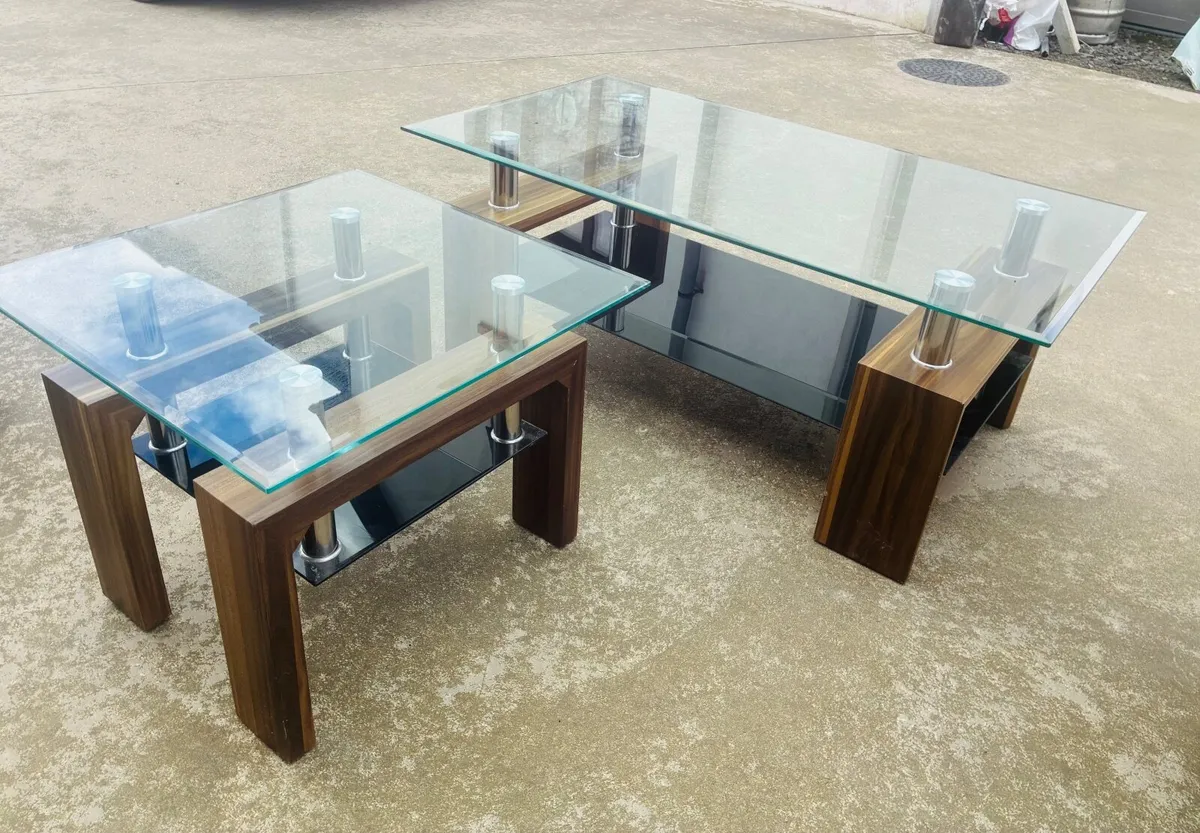 Glass walnut table, 6 chairs and 2 coffee tables - Image 3
