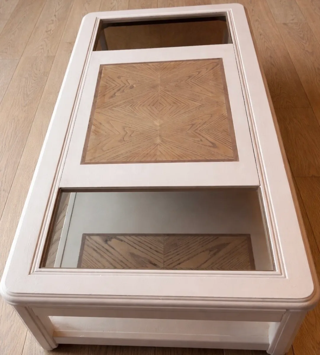 Elegant vintage 1980s coffee table - Image 1