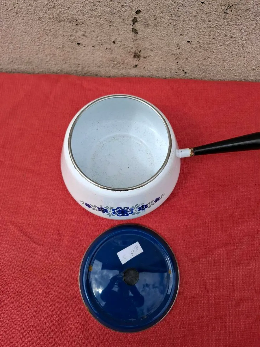 Vintage enamel cooking pot postage possible - Image 3