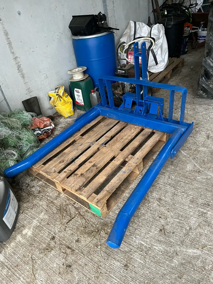 Bale carrier - Image 2