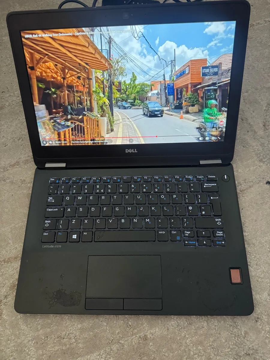 Dell i7 laptop - Image 1