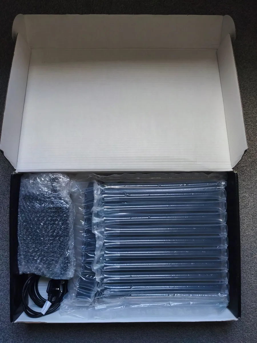 Medion Erazer X20 Gaming Laptop - Like New - Image 3