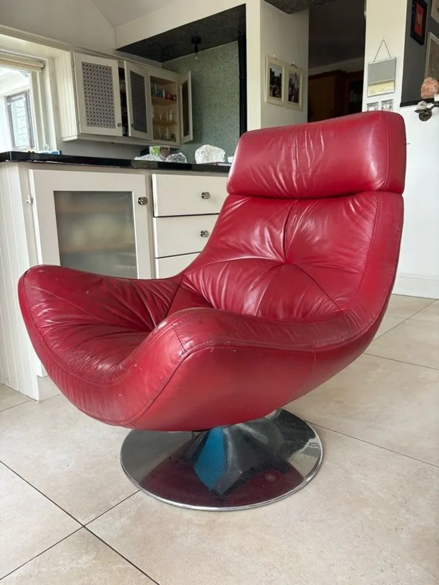 Italian leather swivel chair - Image 1