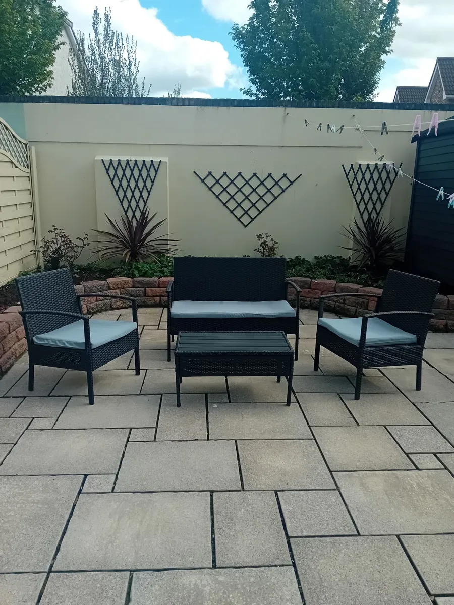 Garden furniture - Image 1