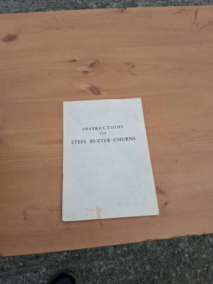 Old milk churn and crock - Image 4