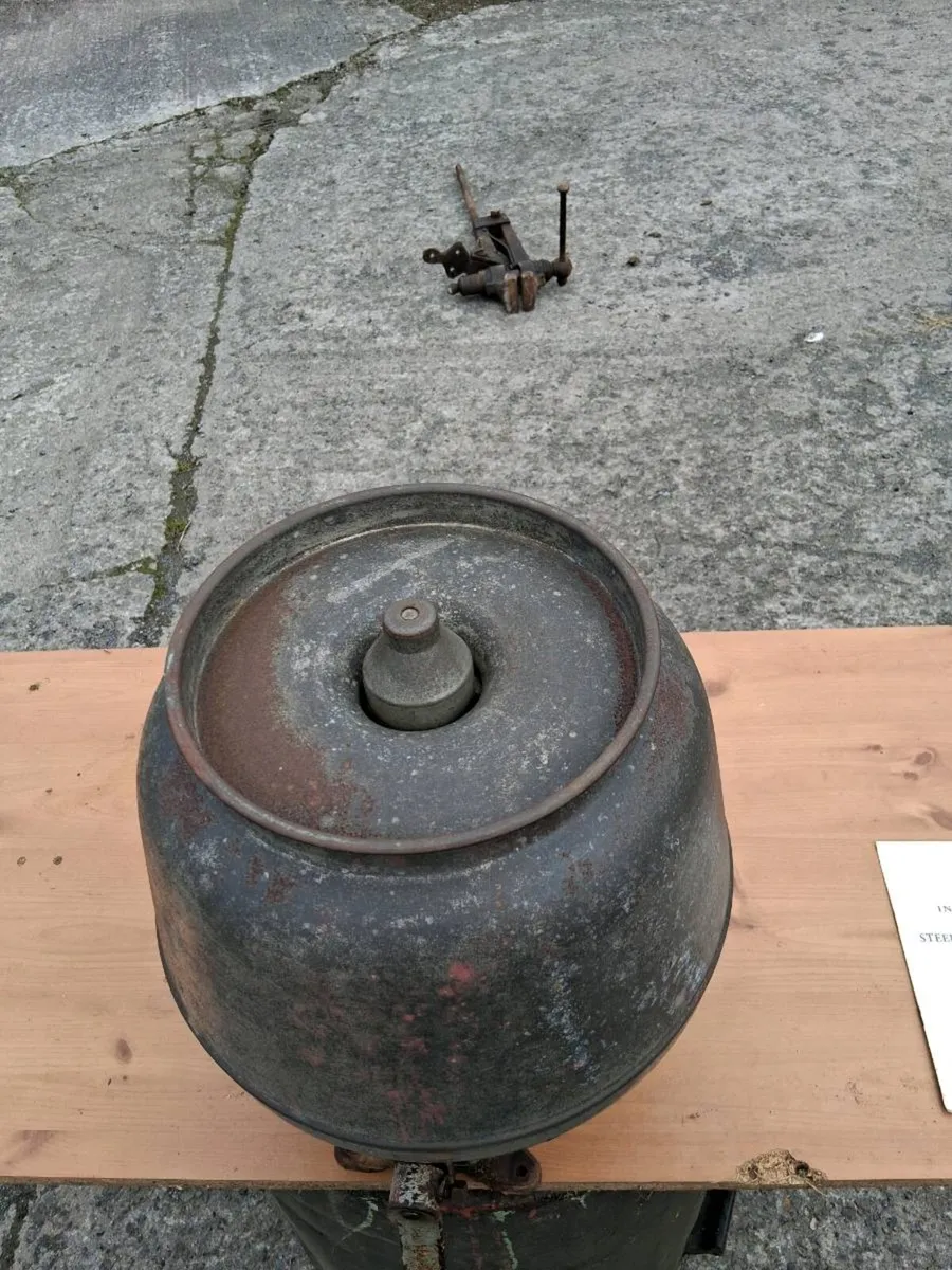 Old milk churn and crock - Image 2