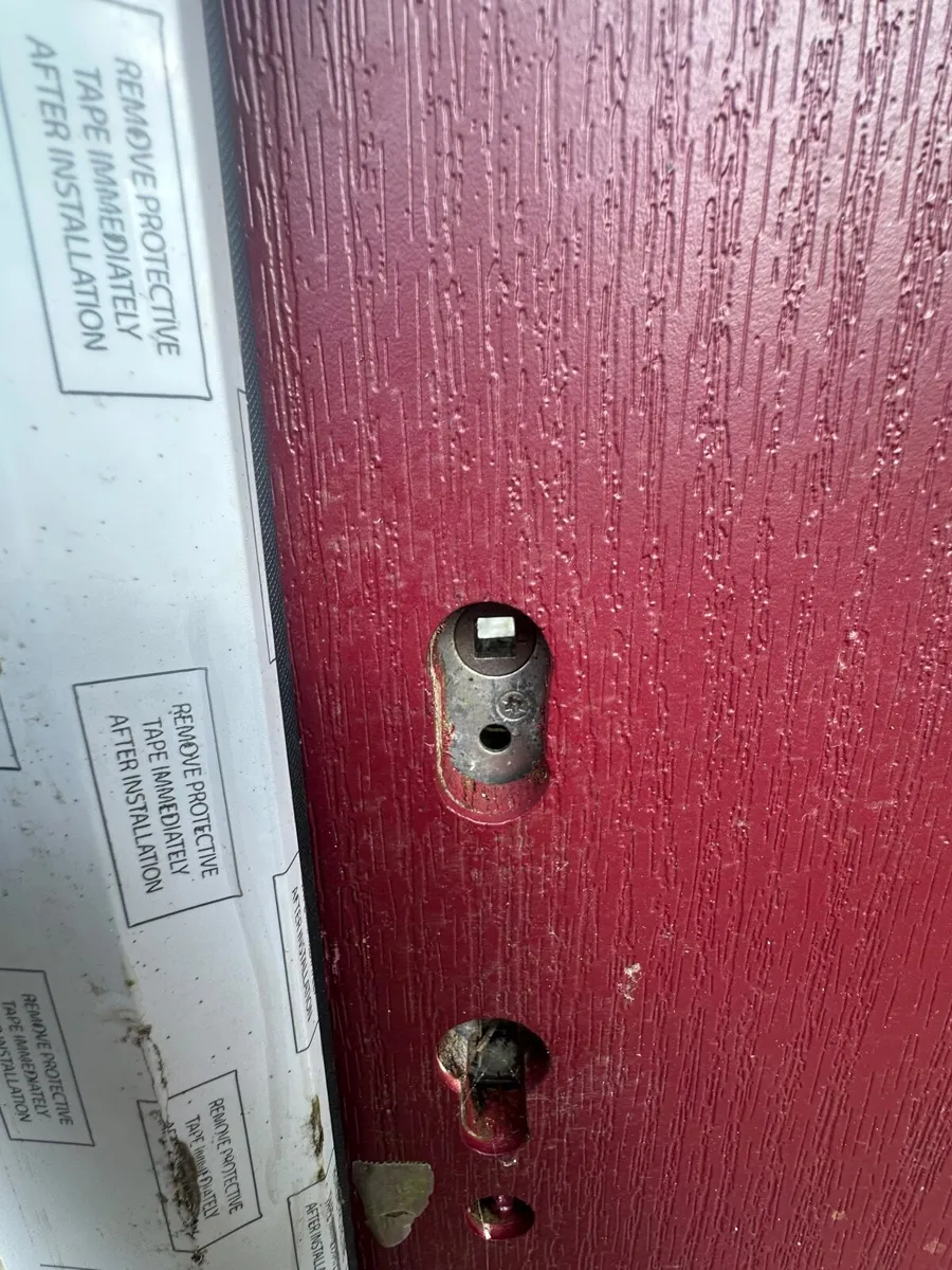 Composite front door & frame. - Image 3