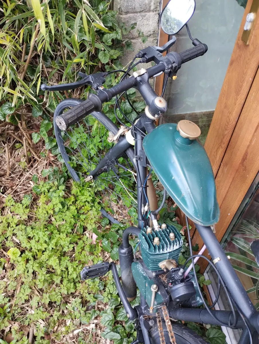 Bike with broken engine - Image 1