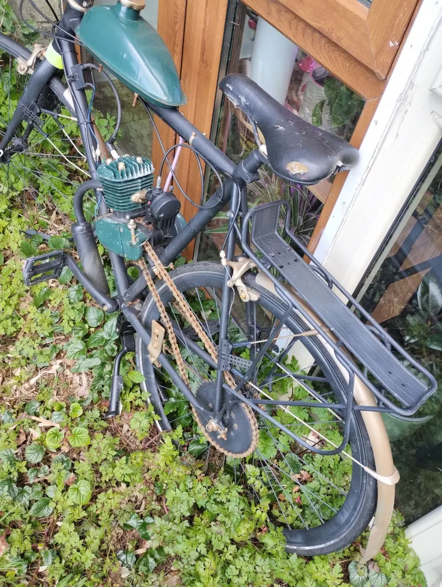 Bike with broken engine - Image 3