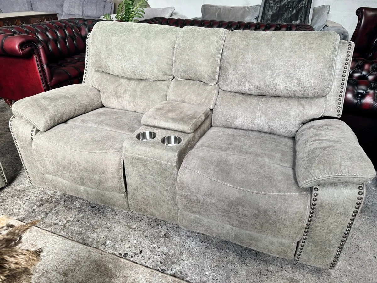 As new 3+2 seater recliner suite - Image 2