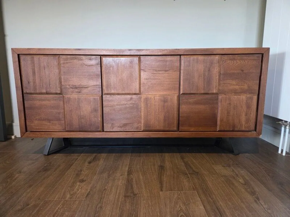 side board - Image 1