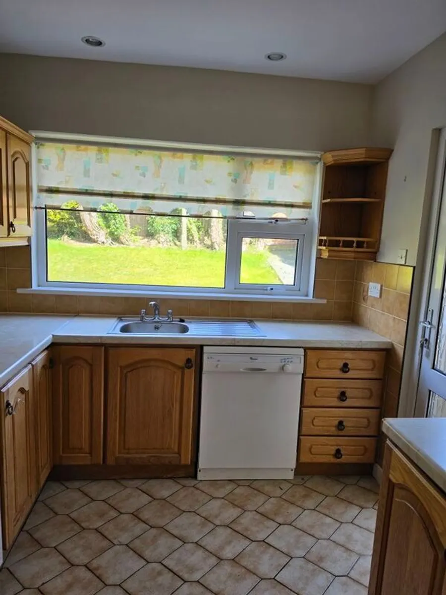 Solid Oak Kitchen. Ready for collection - Image 2
