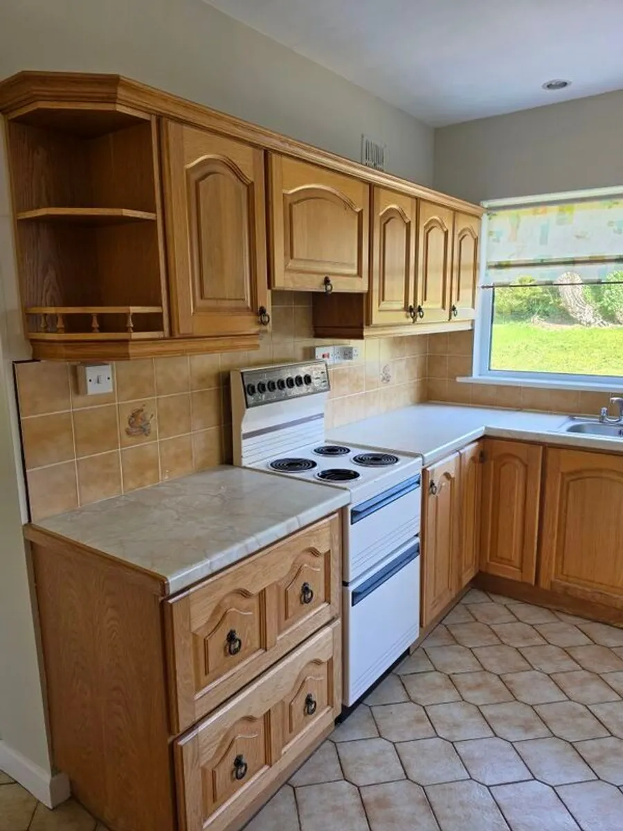Solid Oak Kitchen. Ready for collection - Image 3